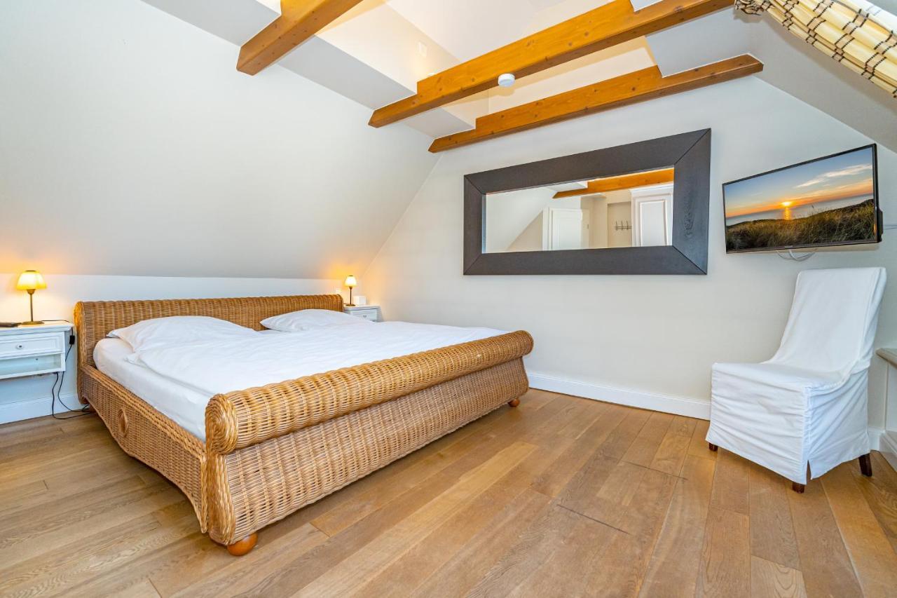 Ueues Lek Apartment